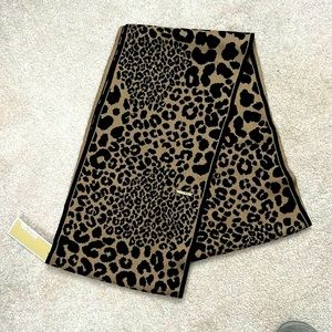 Women’s cold weather infinity MK scarf nwt